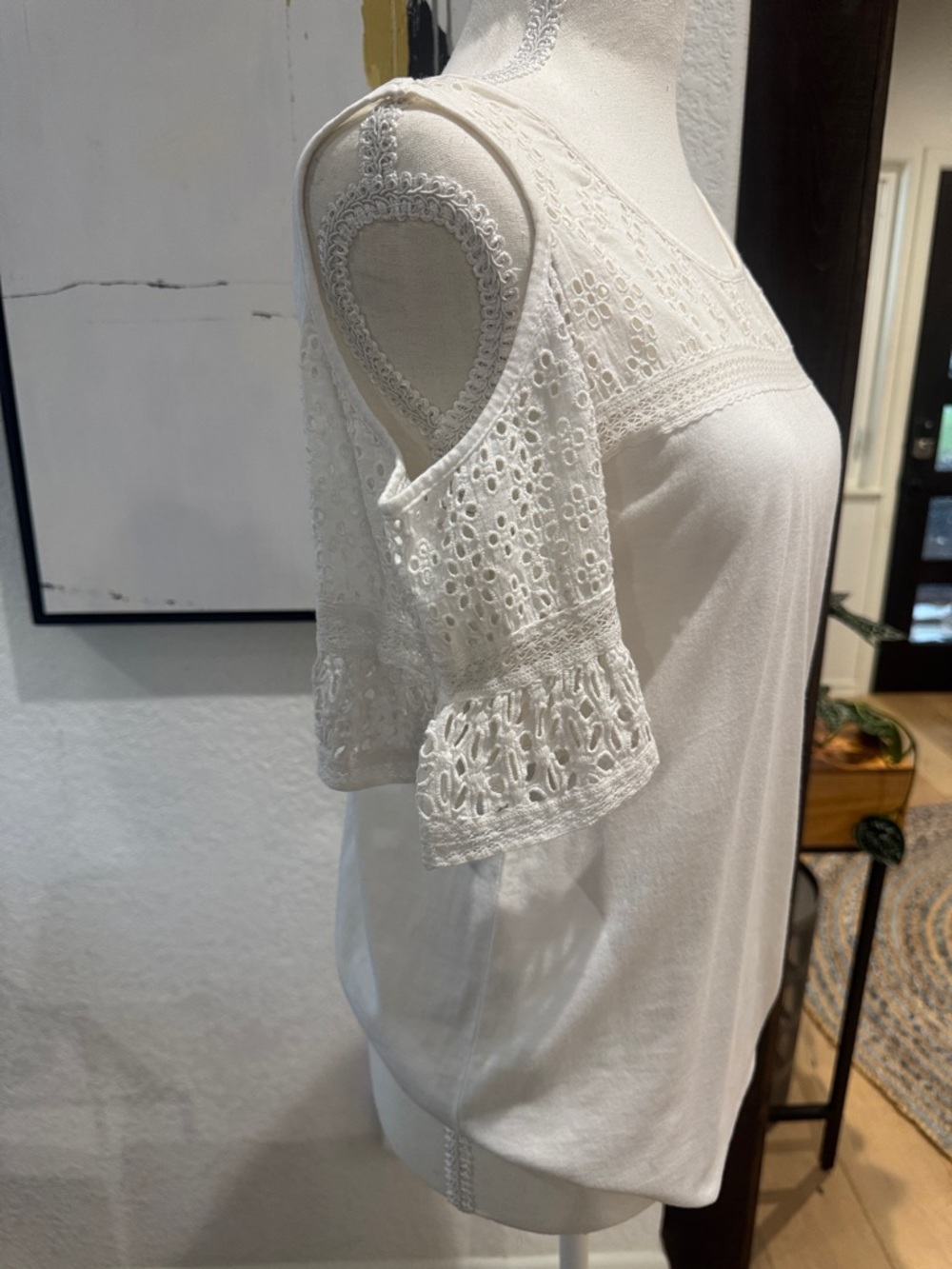Ralph Lauren Cream Lace Yoke Cold-Shoulder Top - Spring Size XS Cotton - Picture 3 of 11